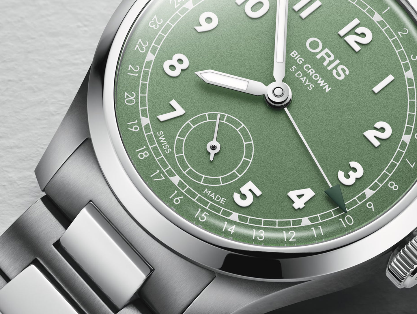 Big Crown Pointer Date Calibre 403